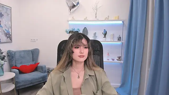 AnneTLi online show from July 15, 2026, 7:19 pm