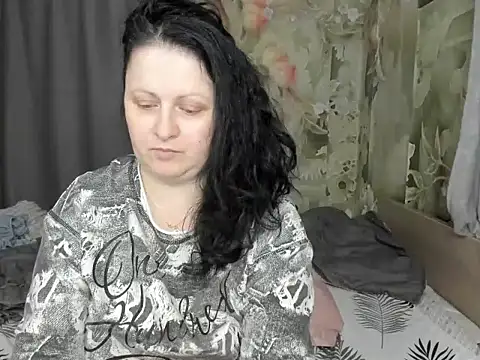 Snapshot of Lillian2 chatting on February 9, 2026, 9:57 am Lillian2 online show from February 9, 2026, 9:57 am