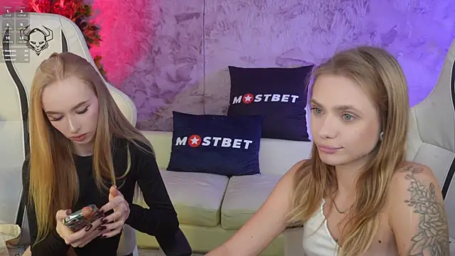 Snapshot of Angy_Netal chatting on December 16, 2024, 11:28 pm Angy Netal online show from December 16, 2024, 11:28 pm