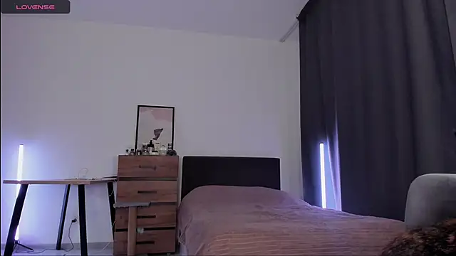 Alice Dias online show from December 22, 2024, 4:06 pm