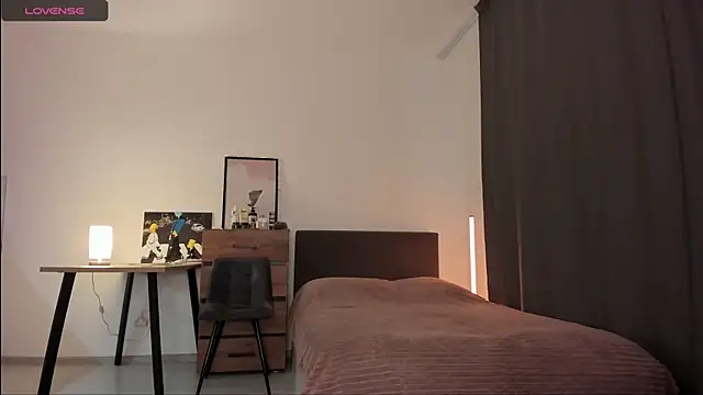 Alice Dias online show from September 27, 2025, 2:22 pm