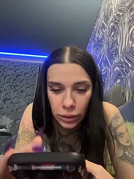 Queen of pain online show from May 14, 2026, 6:42 am