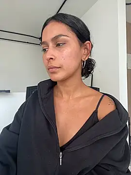 Snapshot of AnaRoxane_ chatting on January 20, 2025, 9:11 pm AnaRoxane online show from January 20, 2025, 9:11 pm