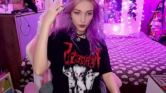 Violet Noir online show from January 28, 2025, 6:38 am