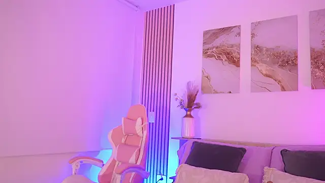 Snapshot of LillyThompson chatting on February 2, 2026, 11:03 pm LillyThompson online show from February 2, 2026, 11:03 pm