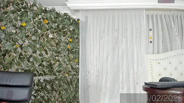 BunnyHotsx online show from February 4, 2025, 10:24 pm