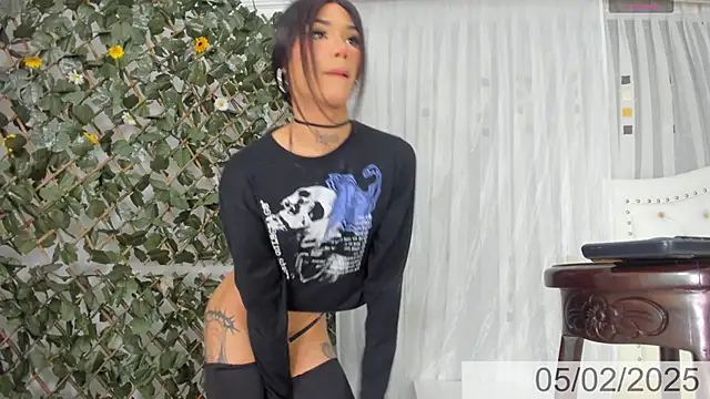 BunnyHotsx online show from February 5, 2025, 7:29 am