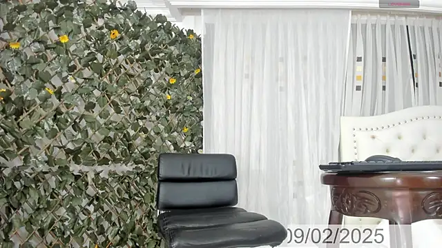 BunnyHotsx online show from February 11, 2025, 9:35 pm