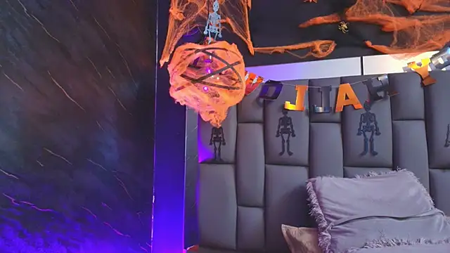  MiaBrown  online show from October 31, 2025, 12:06 pm