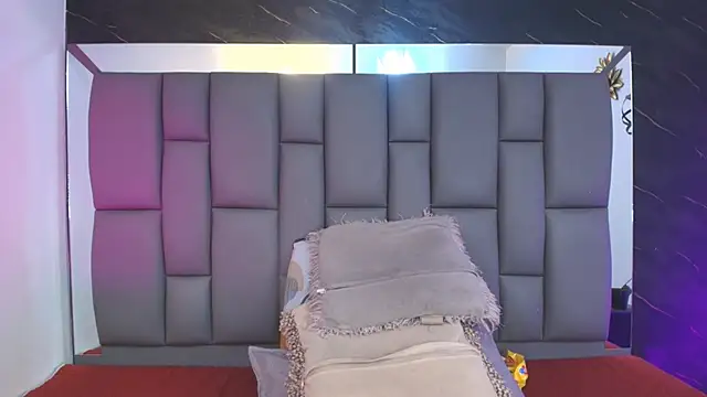 Snapshot of _MiaBrown_ chatting on January 14, 2026, 12:11 pm MiaBrown online show from January 14, 2026, 12:11 pm