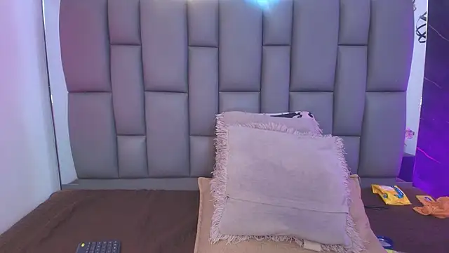 Snapshot of _MiaBrown_ chatting on January 16, 2026, 12:09 pm MiaBrown online show from January 16, 2026, 12:09 pm