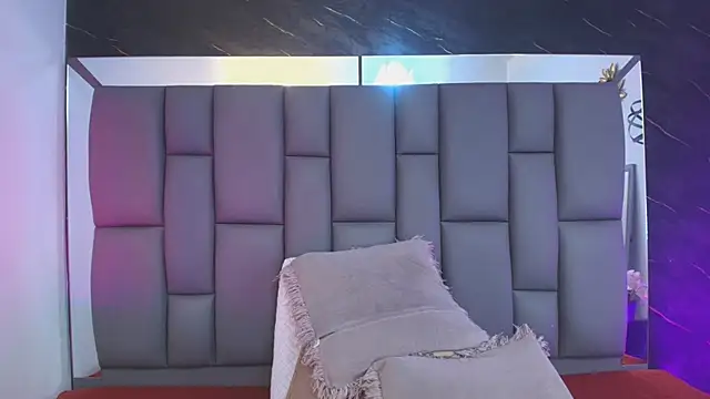 Snapshot of _MiaBrown_ chatting on February 19, 2026, 12:12 pm MiaBrown online show from February 19, 2026, 12:12 pm