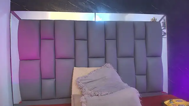 Snapshot of _MiaBrown_ chatting on February 21, 2026, 12:06 pm MiaBrown online show from February 21, 2026, 12:06 pm