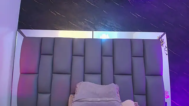 Snapshot of _MiaBrown_ chatting on February 27, 2026, 12:05 pm MiaBrown online show from February 27, 2026, 12:05 pm