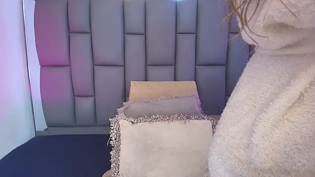 Snapshot of _MiaBrown_ chatting on March 5, 2026, 12:12 pm MiaBrown online show from March 5, 2026, 12:12 pm