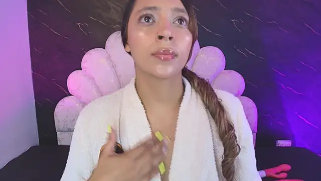  MiaBrown  online show from May 5, 2026, 12:13 pm