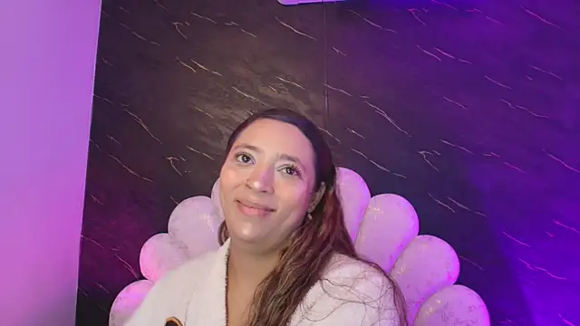  MiaBrown  online show from May 14, 2026, 12:12 pm