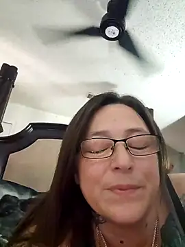 Snapshot of angelbaby1998 chatting on December 22, 2025, 5:32 pm angelbaby1998 online show from December 22, 2025, 5:32 pm