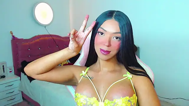 Snapshot of Tanedra_collings chatting on April 13, 2026, 2:17 am Tanedra collings online show from April 13, 2026, 2:17 am