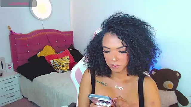 Snapshot of Tanedra_collings chatting on April 25, 2026, 4:04 am Tanedra collings online show from April 25, 2026, 4:04 am