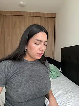 Snapshot of Nicollemays chatting on April 14, 2026, 1:06 pm Nicollemays online show from April 14, 2026, 1:06 pm