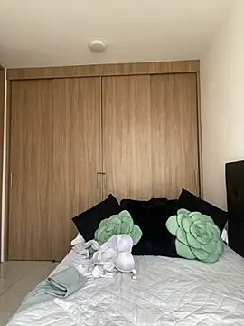 Snapshot of Nicollemays chatting on April 16, 2026, 1:12 pm Nicollemays online show from April 16, 2026, 1:12 pm