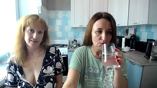 Snapshot of DonnaMagdalena chatting on September 10, 2025, 7:52 am DonnaMagdalena online show from September 10, 2025, 7:52 am