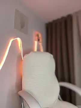 Snapshot of Merloth chatting on February 25, 2026, 1:59 am Merloth online show from February 25, 2026, 1:59 am