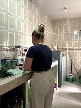 Snapshot of Celestedubois chatting on November 5, 2025, 6:41 pm Celestedubois online show from November 5, 2025, 6:41 pm