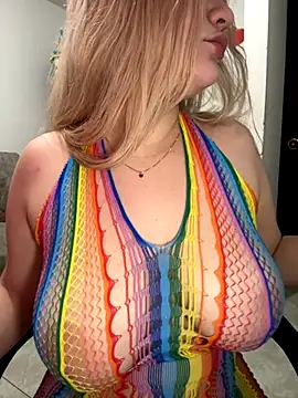 Snapshot of Celestedubois chatting on December 4, 2025, 7:11 pm Celestedubois online show from December 4, 2025, 7:11 pm