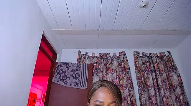 yselahot online show from January 14, 2025, 8:15 pm