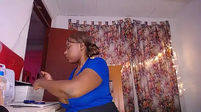 yselahot online show from February 21, 2025, 1:44 pm