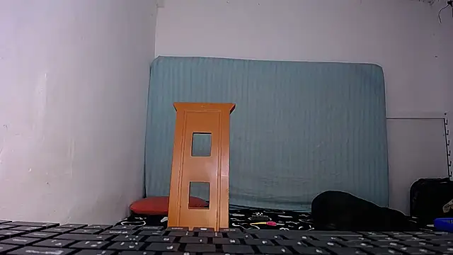 yselahot online show from October 28, 2025, 6:10 pm