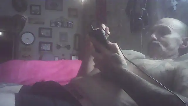 ClydeCan409 online show from March 23, 2026, 3:21 am