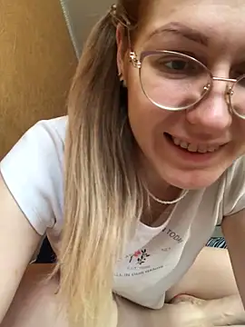 Snapshot of _Sweet_Love_ chatting on February 14, 2025, 7:59 am Sweet Love online show from February 14, 2025, 7:59 am