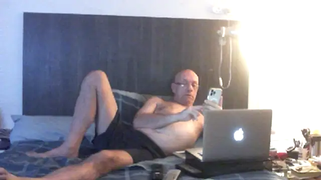 dazuk4513 online show from July 6, 2026, 10:23 pm