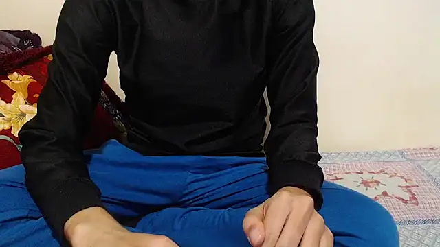 Alexdelarge323 online show from February 15, 2025, 9:38 am