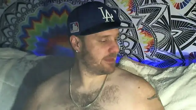 Snapshot of BlueEyedGuyPNW chatting on December 20, 2025, 5:53 pm BlueEyedGuyPNW online show from December 20, 2025, 5:53 pm