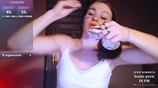 Snapshot of Cassie_Wild chatting on December 2, 2024, 1:35 pm Cassie Wild online show from December 2, 2024, 1:35 pm