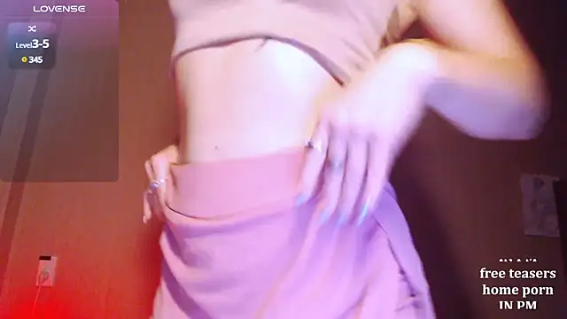 Snapshot of Cassie_Wild chatting on December 4, 2024, 1:20 pm Cassie Wild online show from December 4, 2024, 1:20 pm