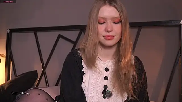 Snapshot of TataCoy chatting on January 18, 2026, 4:00 pm TataCoy online show from January 18, 2026, 4:00 pm