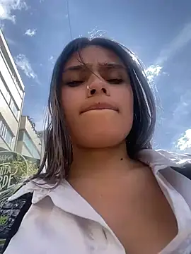 Tiffanysurez  online show from February 7, 2025, 7:06 pm