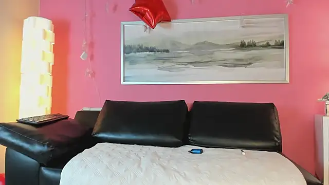 Tiffanysurez  online show from February 17, 2025, 2:04 pm