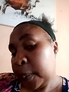 Snapshot of ZOQULUx chatting on October 30, 2025, 11:00 am ZOQULUx online show from October 30, 2025, 11:00 am