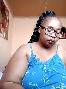 Snapshot of ZOQULUx chatting on December 17, 2025, 6:41 am ZOQULUx online show from December 17, 2025, 6:41 am