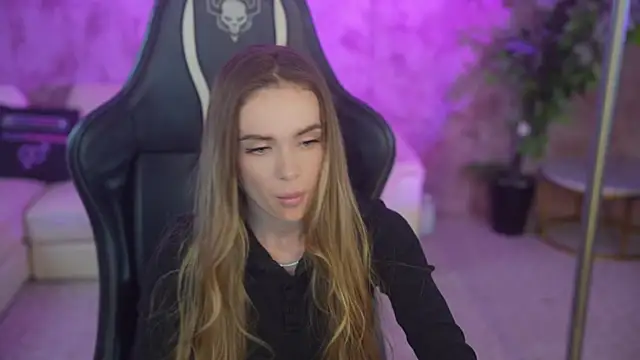 Snapshot of Anabelka054 chatting on December 15, 2025, 11:36 am Anabelka054 online show from December 15, 2025, 11:36 am