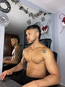 Snapshot of ARON_TAYLER01 chatting on December 7, 2024, 12:45 pm ARON TAYLER01 online show from December 7, 2024, 12:45 pm