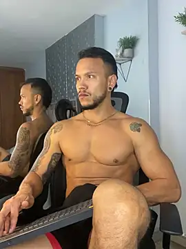 Snapshot of ARON_TAYLER01 chatting on January 7, 2025, 4:27 pm ARON TAYLER01 online show from January 7, 2025, 4:27 pm