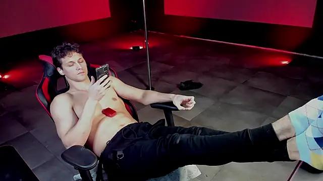 dirty-boss online show from March 20, 2025, 12:19 am