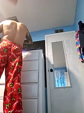 Snapshot of MrBiggBallz chatting on December 27, 2024, 1:28 pm MrBiggBallz online show from December 27, 2024, 1:28 pm